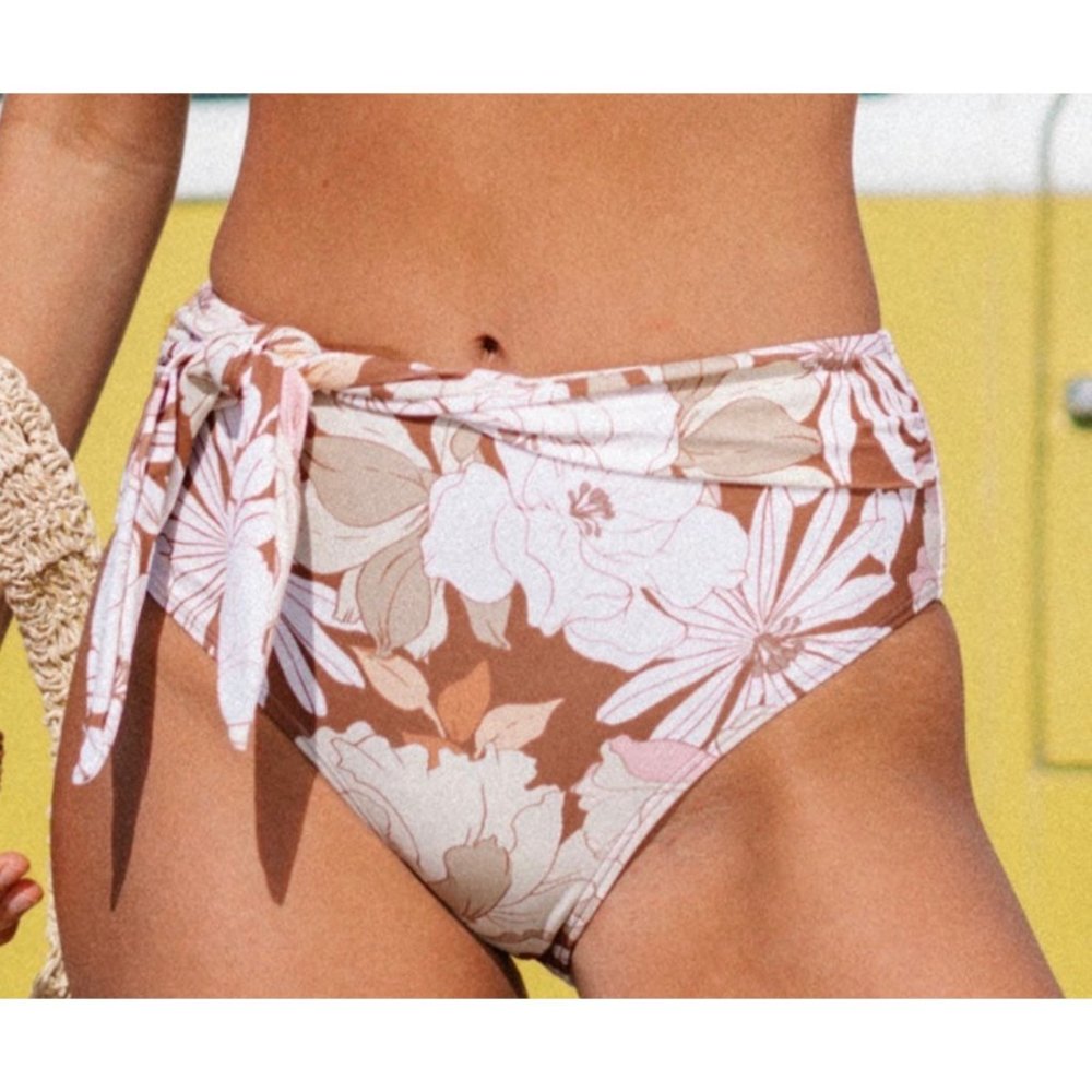 Cupshe Swimsuit Floral  Bottom  NWT Size Small